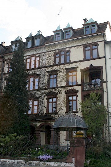 Mehrfamilienhaus Dachausbau - Ferdinand Neeracher-Pfrunder Stiftung